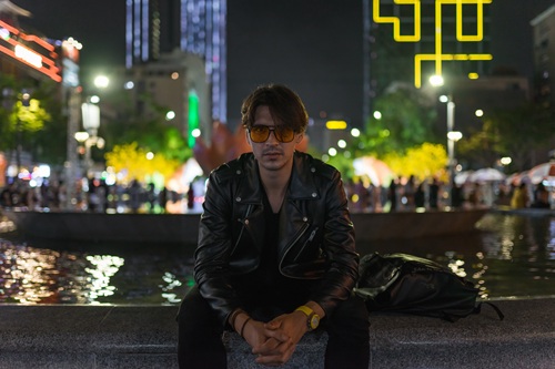 So sieht der Mittelscheitel beim Mann 2026 aus