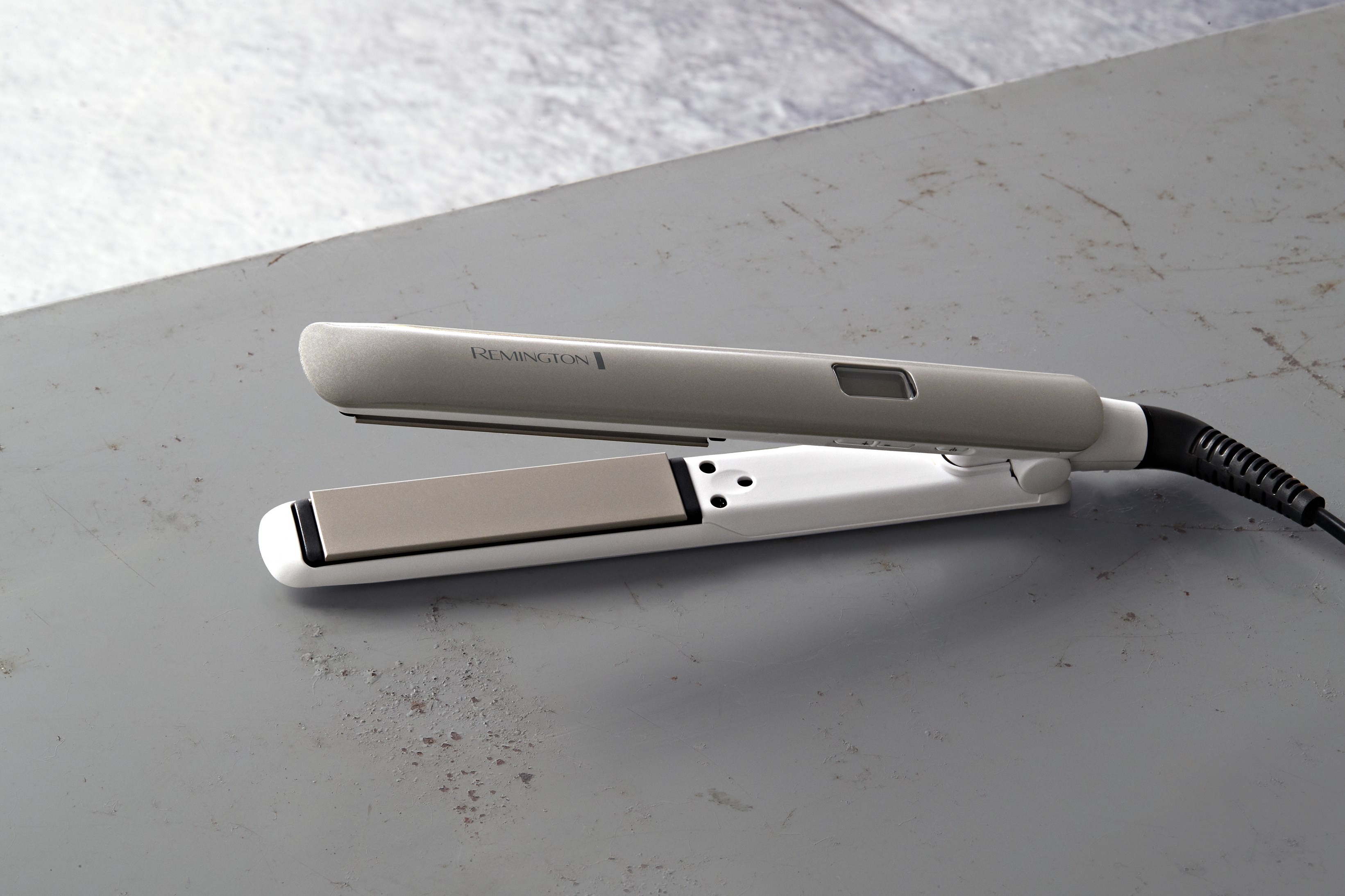 Remington Hydraluxe Haarglätter 1