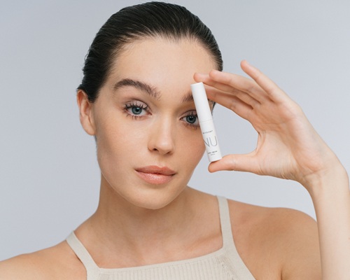 Bestes Wimpernserum: Test & Vergleich