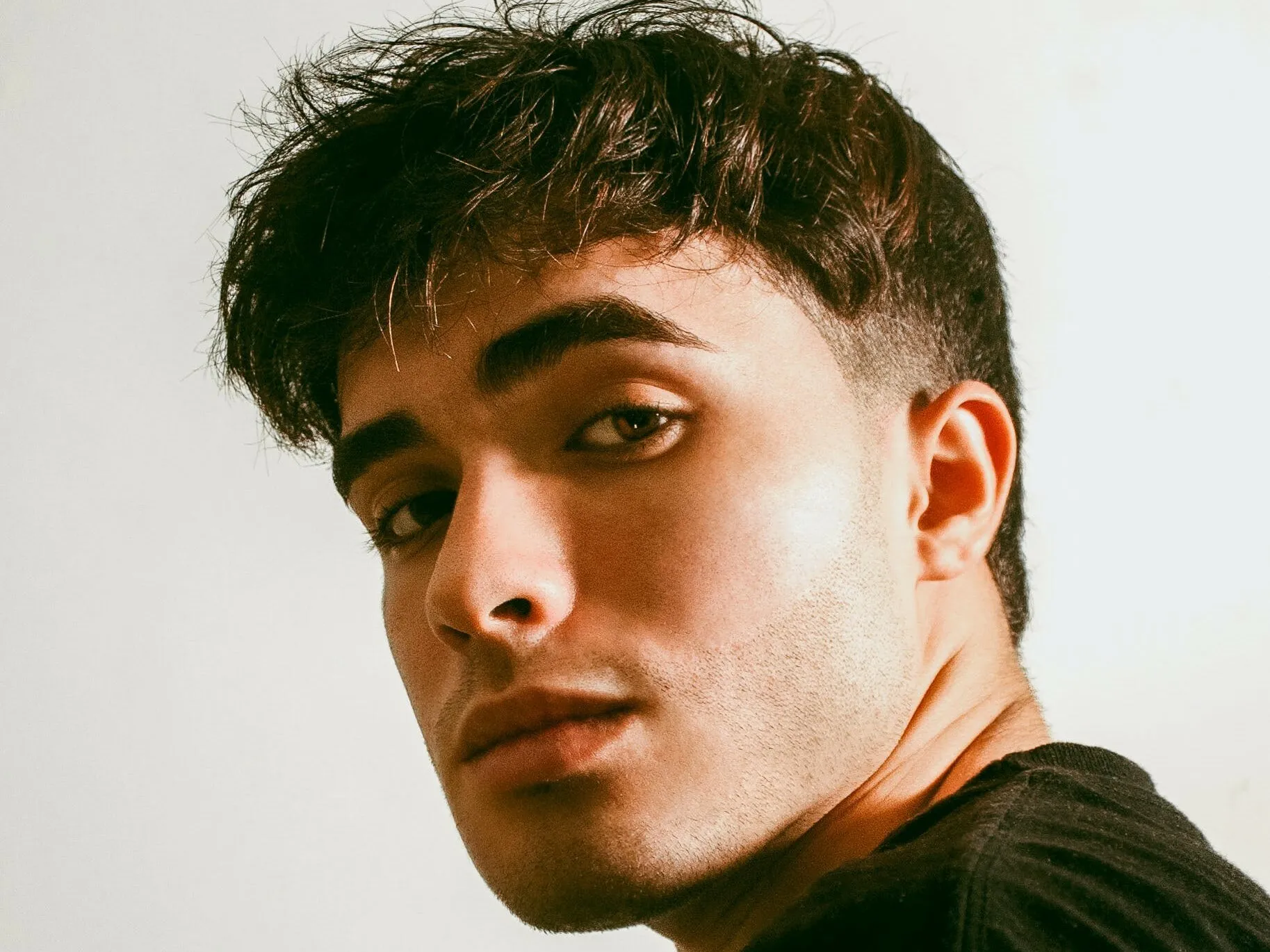 Frisuren zum Kaschieren von Geheimratsecken